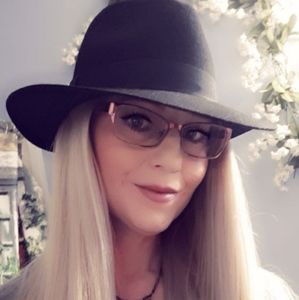 Meet your Posher, Jana